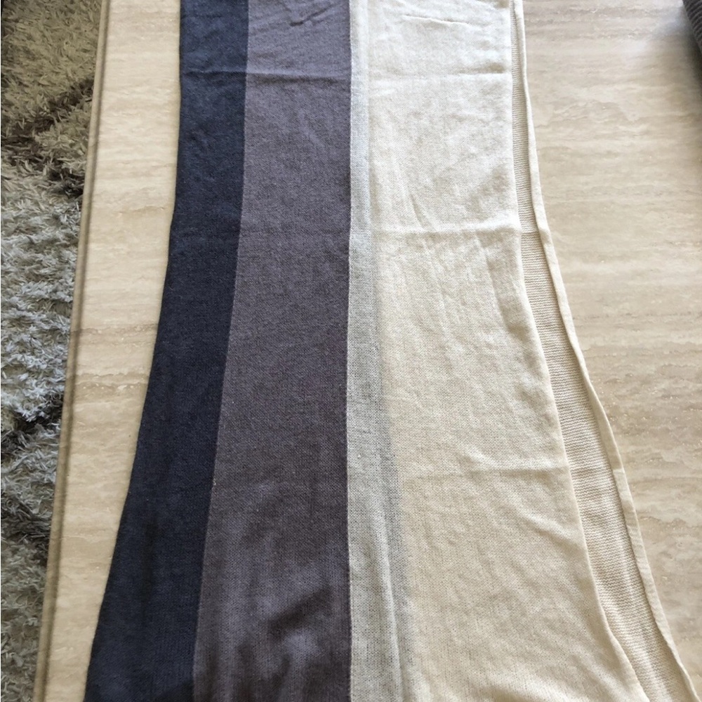 Halogen Accessories Women's Multicolor Blue/Gray/White Cashmere/Wool Scarf